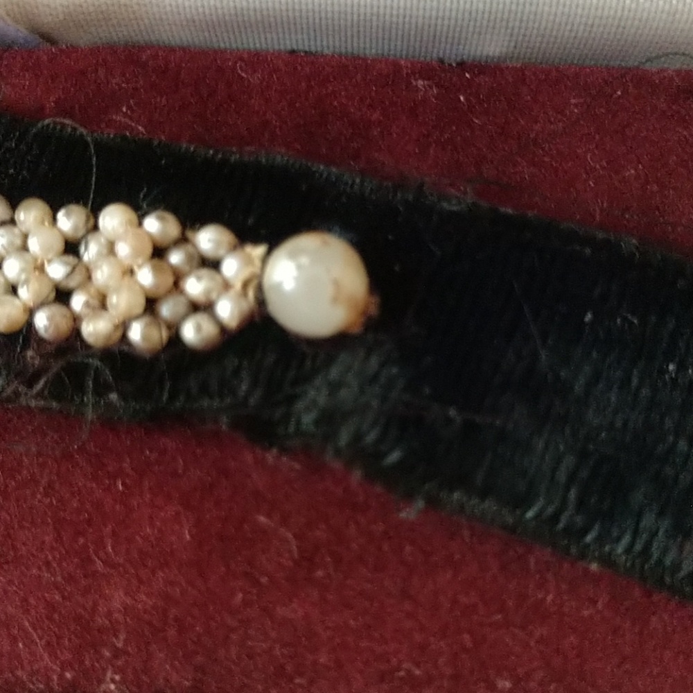 Copy ANTIQUE VICTORIAN Carved Coral FauxPearlVelvet&SatinRibbon Choker - Picture 6 of 6